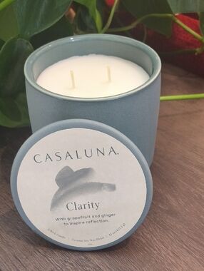 Casaluna Clarity Two-Wick  Candle 20oz NWT